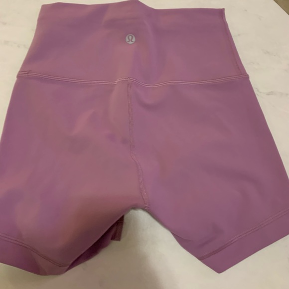 Wunder Train HR short -6”length- Size 4 - lt purple - Picture 2 of 2